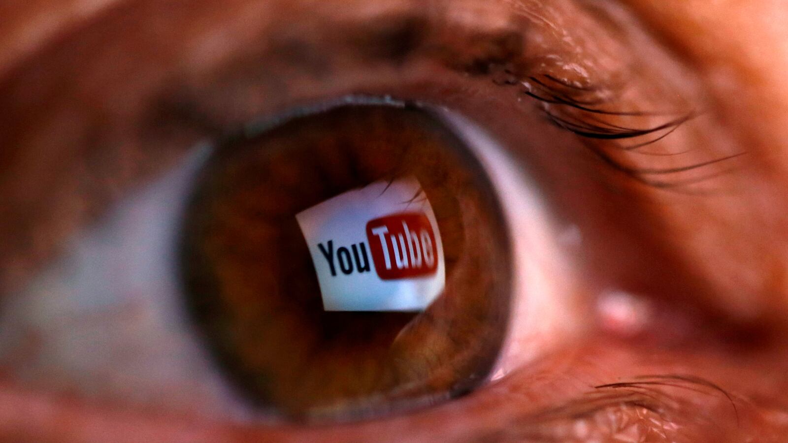 2020-05-19T000000Z_1950808636_RC2ORG9VDSAI_RTRMADP_3_ALPHABET-YOUTUBE-ADVERTISING_weol60