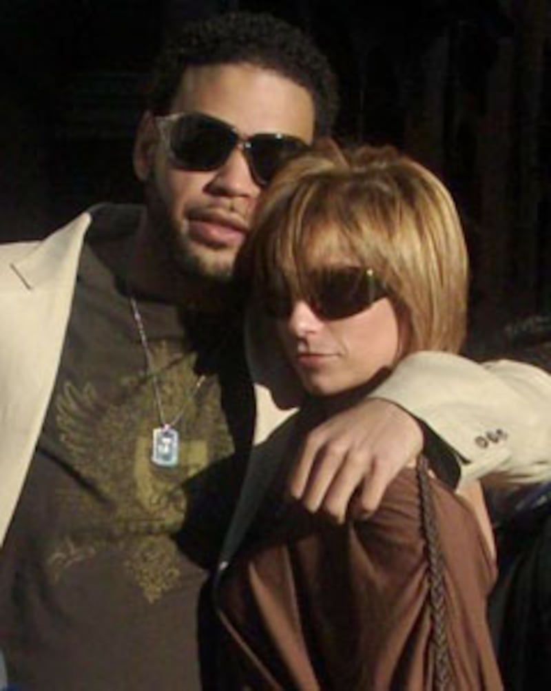 articles/2009/07/25/inside-the-dead-girls-wild-nightclub/deeney-thal_39857_aoiysc