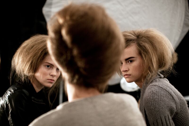 galleries/2010/09/14/vera-wang-backstage/vera-wang-backstage-39_dwi0dx