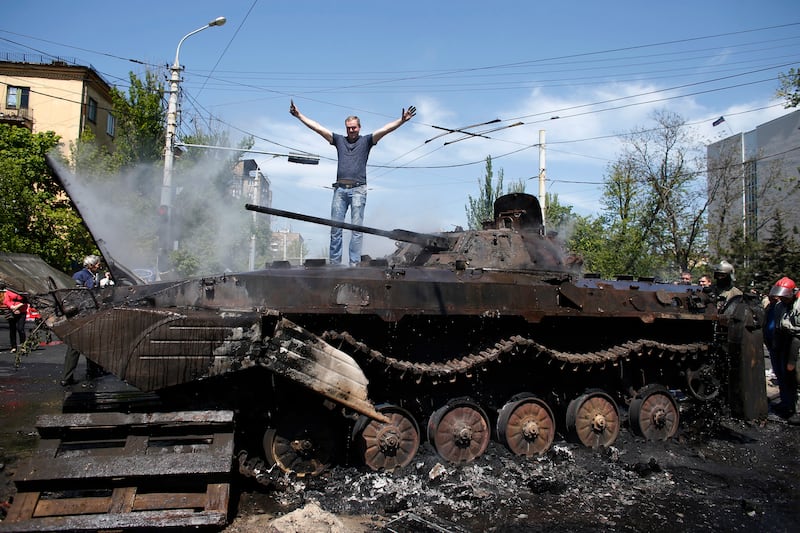 articles/2014/05/10/putin-s-people-stage-their-bogus-vote/140710-ukraine-tease_kz5oor