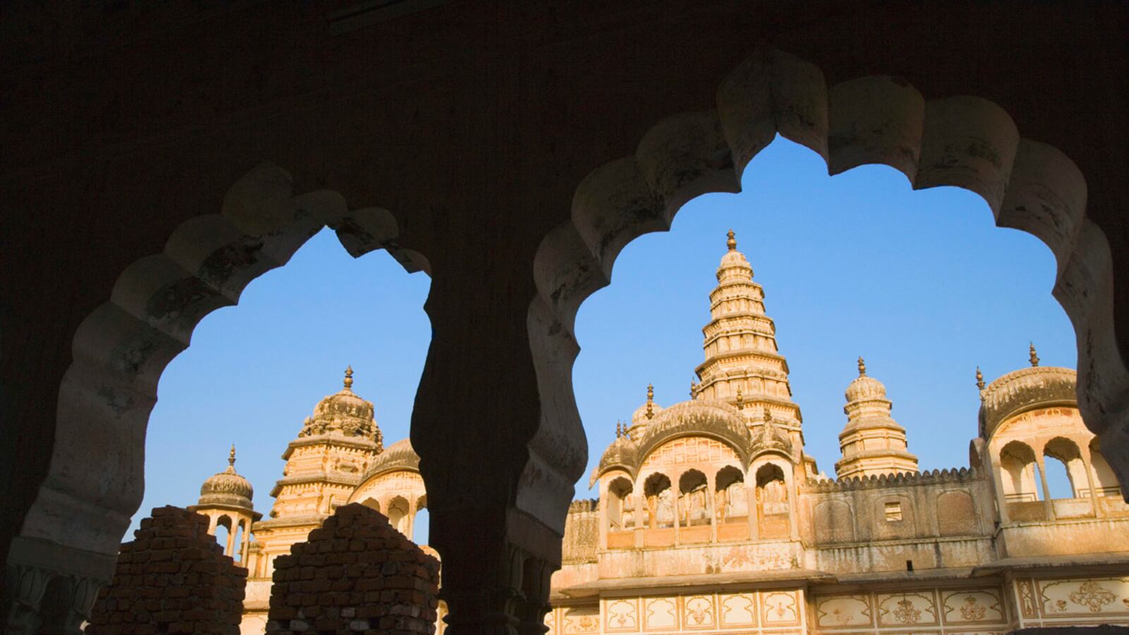 articles/2012/04/18/newsweek-the-daily-beast-open-hands-prize-for-commentary/south-asian-commentary-prize-tease_rjpxev