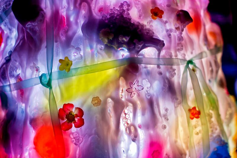 articles/2012/02/01/mike-kelley-dies-at-57-blake-gopnik-on-the-los-angeles-artist-s-gift/mike-kelley-1_qtrphm