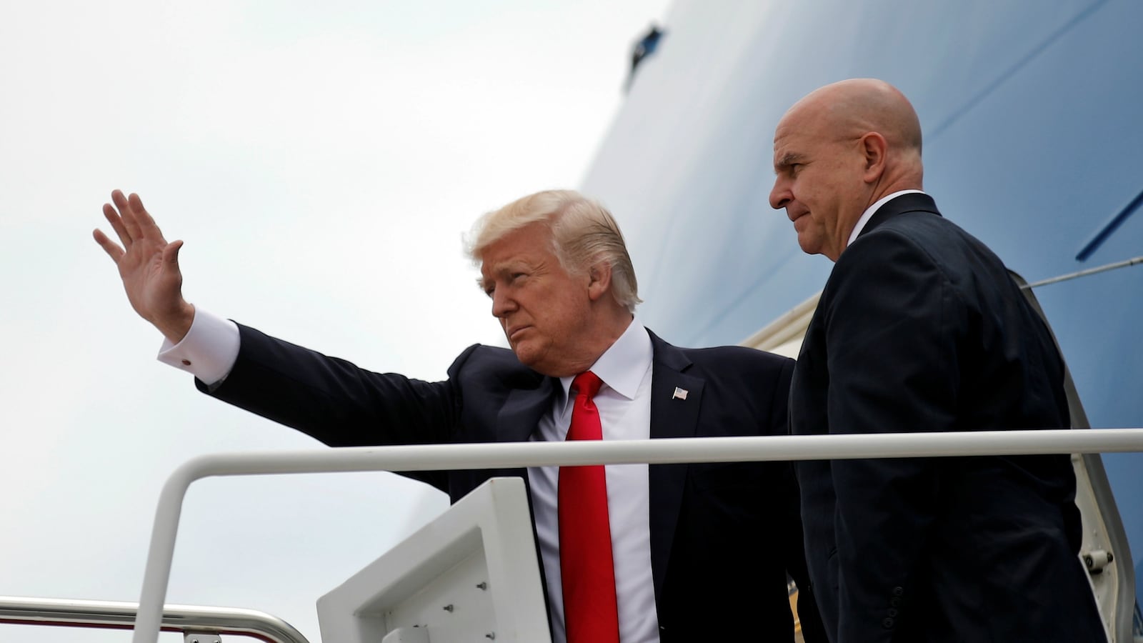 170805-trump-defends-mcmaster-cheat_bjeeol