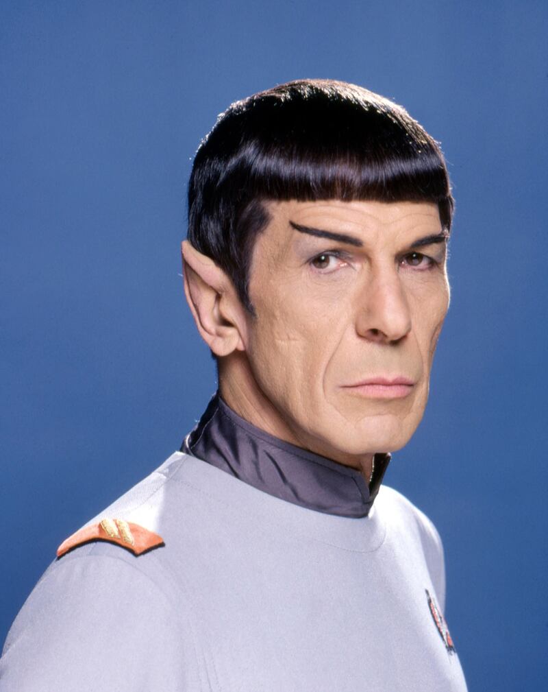 galleries/2015/12/31/the-deaths-that-shook-the-world-in-2015/151229-12year-nimoy_pkbsaq