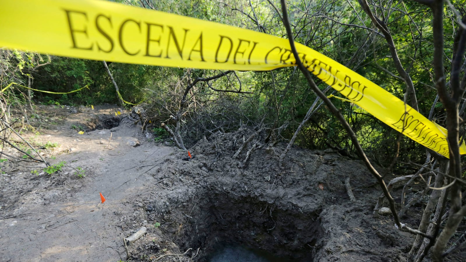 articles/2014/10/08/anatomy-of-a-mexican-student-massacre/141007-mcgahan-mexico-tease_t9sybj