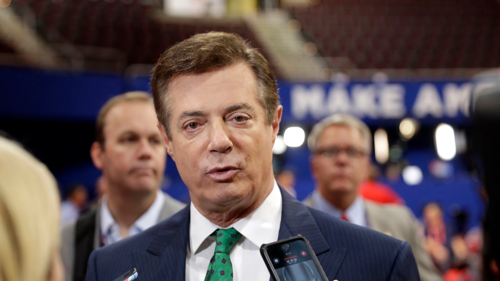 articles/2016/07/18/trump-campaign-manager-paul-manafort-the-bushes-are-part-of-the-past/160718-resnick-paul-manafort-tease_tnutgh