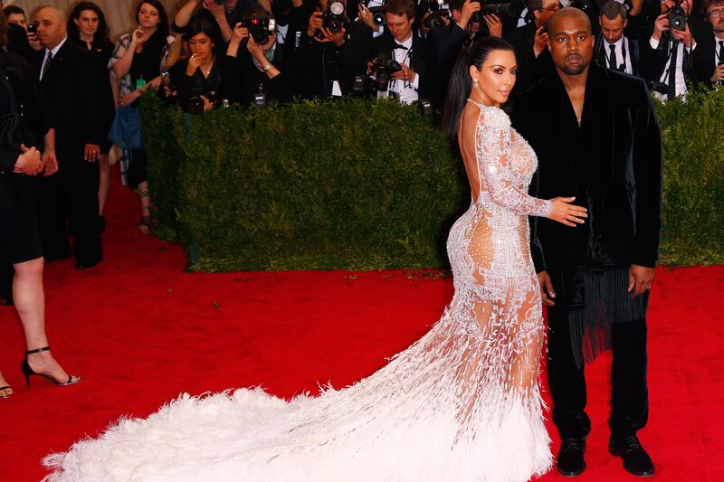 articles/2015/05/05/from-cher-to-beyonce-meet-the-nearly-nudes-of-the-red-carpet/150505-mcnearney-nude3-embed_v95xj2