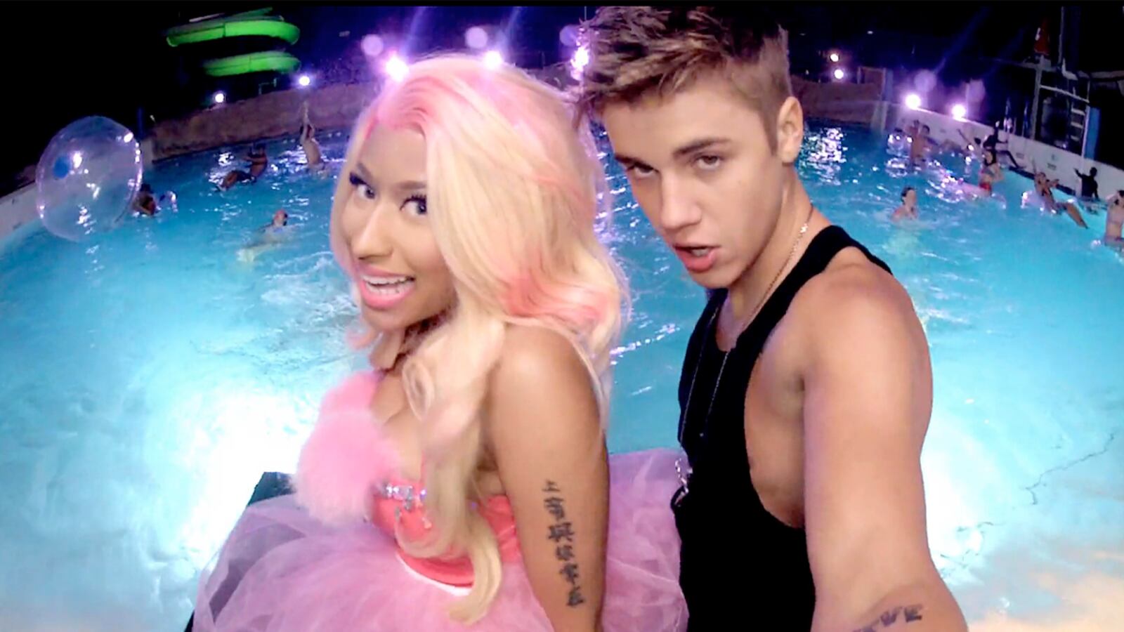 cheats/2012/10/12/bieber-s-laptop-theft-a-hoax/bieber-minaj-hoax-video_hcv9wn