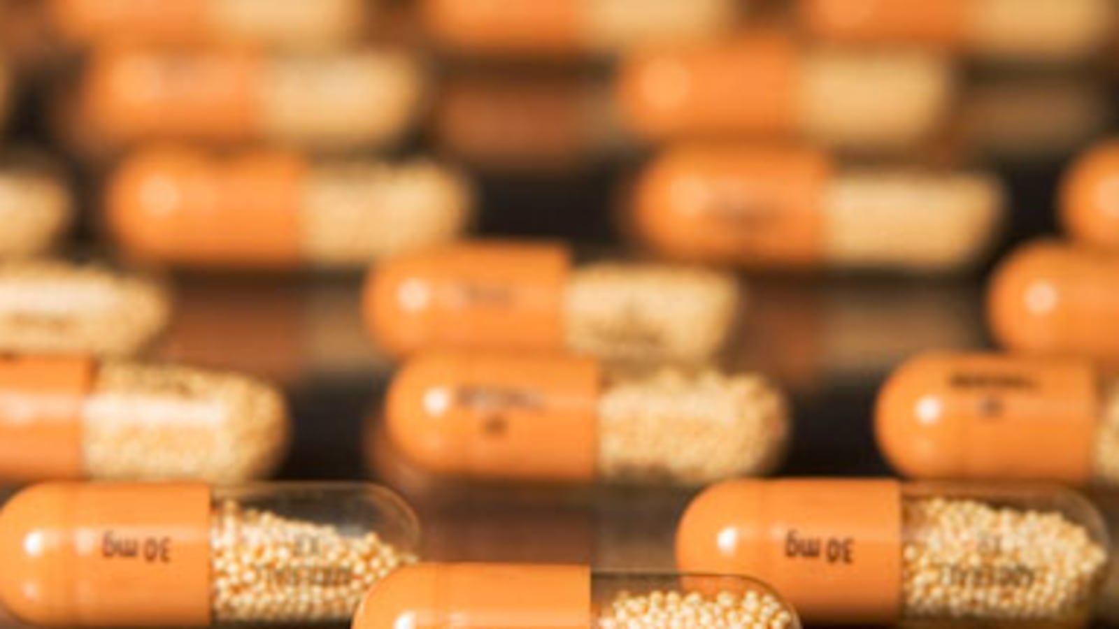 articles/2010/12/21/adderall-concentration-benefits-in-doubt-new-study/schwartz-adderall_148355_rn39ar