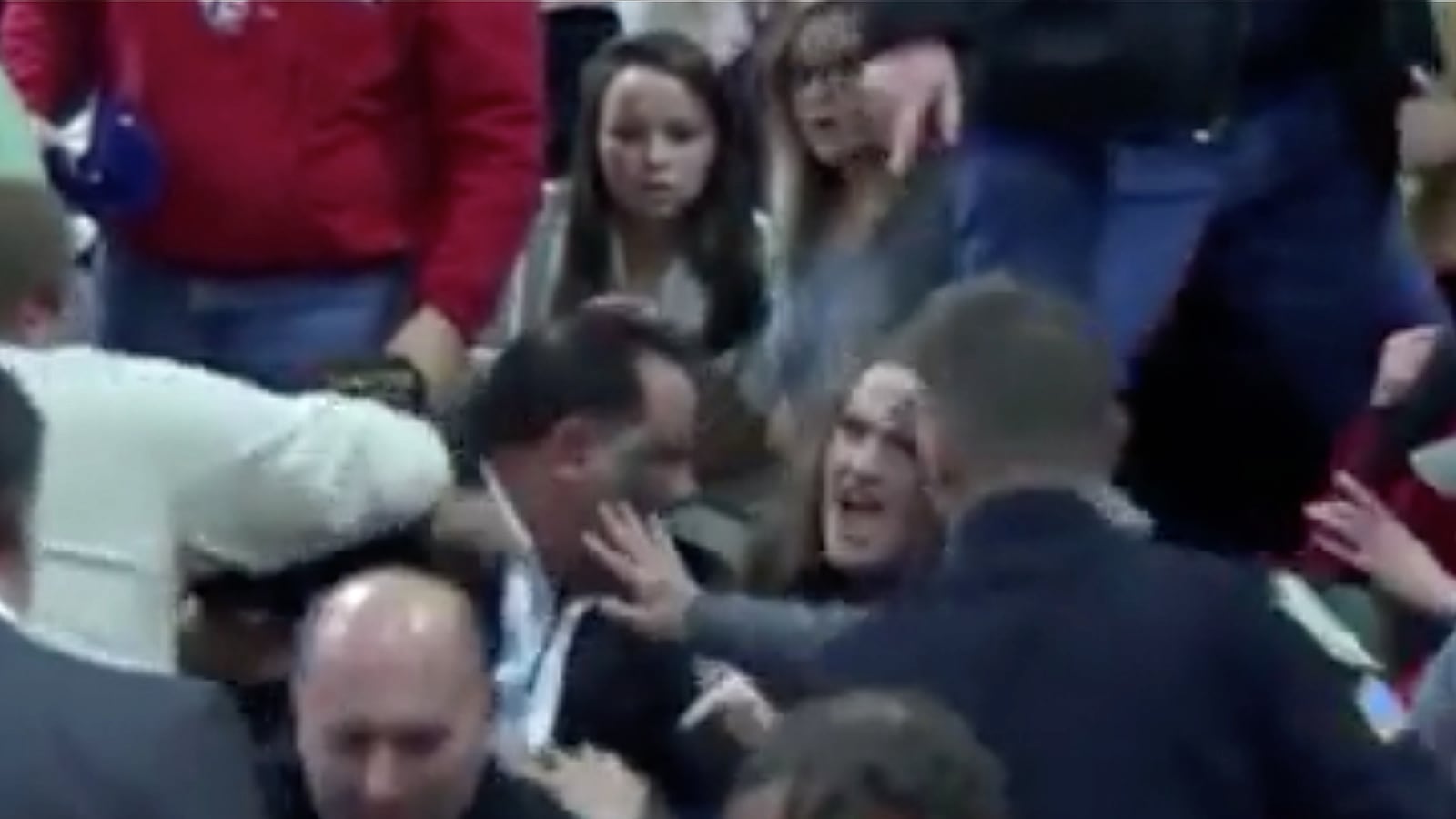 cheats/2015/12/29/celebrity-boxer-attacks-trump-protester/151229-boxer-trump-cheat_nunorr