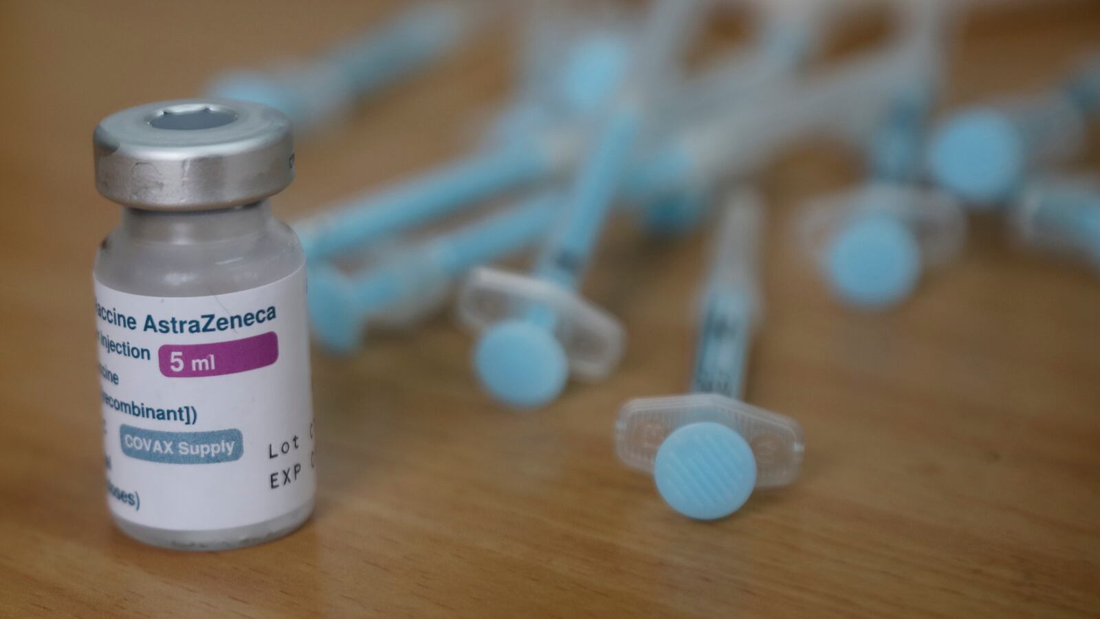 2021-03-23T085345Z_755339906_RC2WGM9YZWMY_RTRMADP_3_HEALTH-CORONAVIRUS-MIDEAST-VACCINE_iqljfj