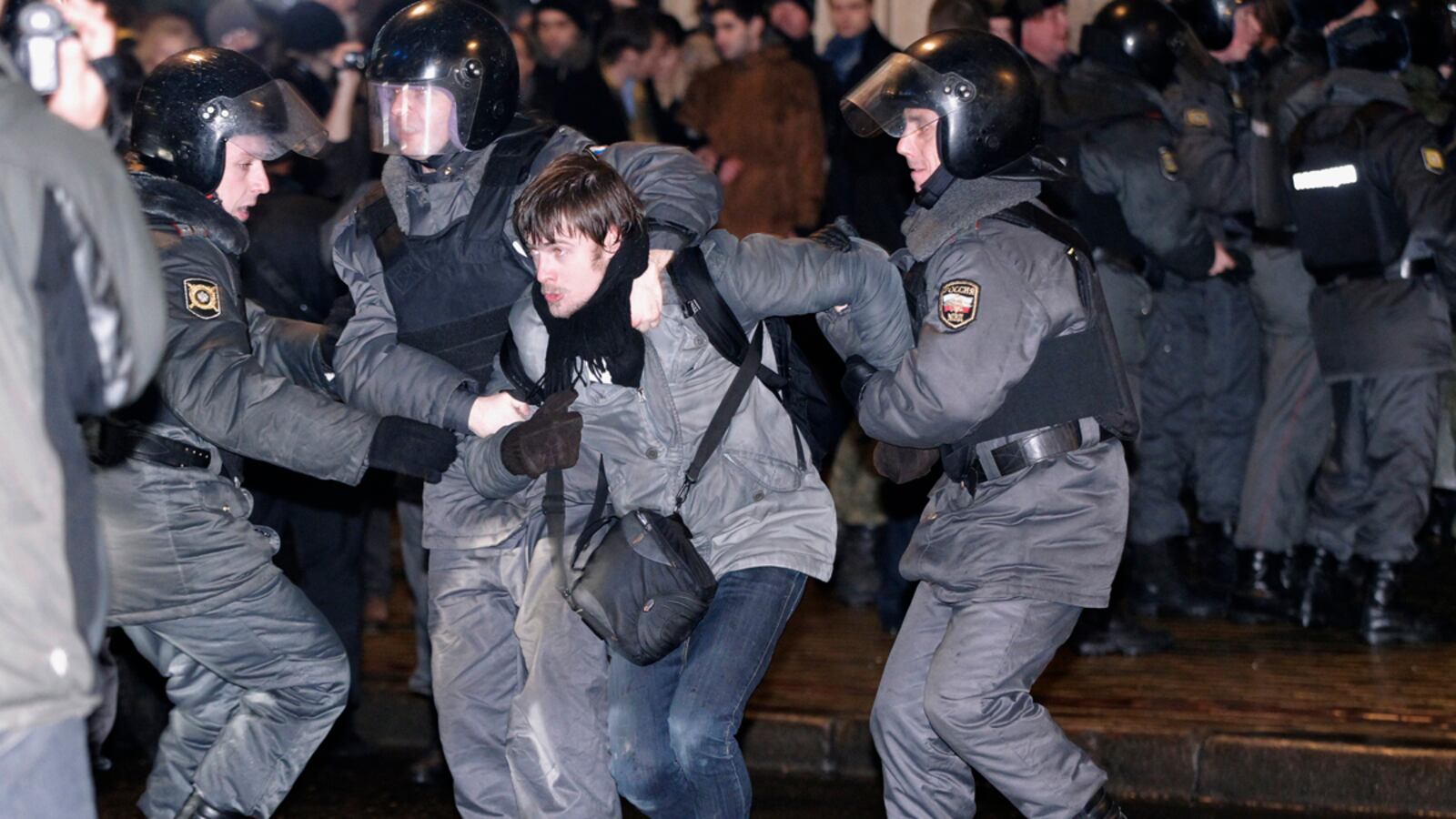 cheats/2011/12/06/russian-troops-respond-to-protests/russia-election-protests-police-cheat_txgy2u