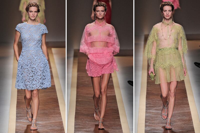 galleries/2011/09/30/paris-fashion-week-spring-summer-2012-photos/paris-fashion-valentino_fk6xez