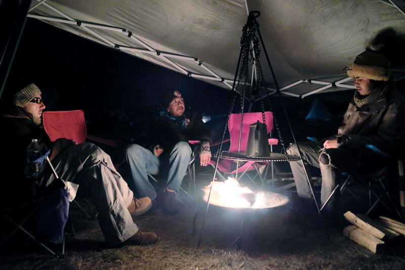 galleries/2016/11/01/scenes-from-america-s-growing-pipeline-protests-photos/161101-pipeline-protests-10_j7uvm9