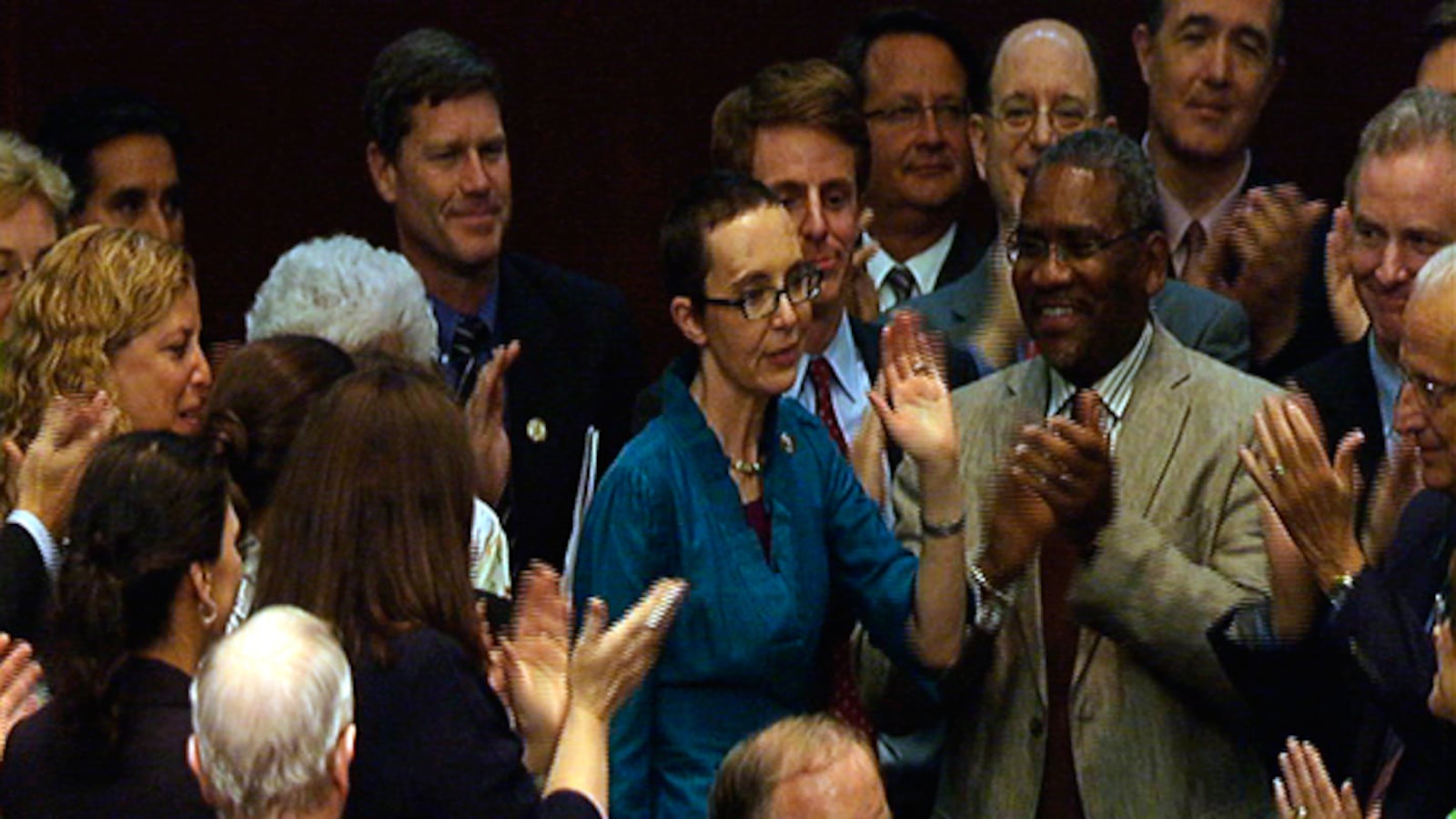 articles/2011/08/01/gabrielle-giffords-returns-to-house-floor-for-debt-vote-to-applause/gabby-giffords-house-vote_mclgdl