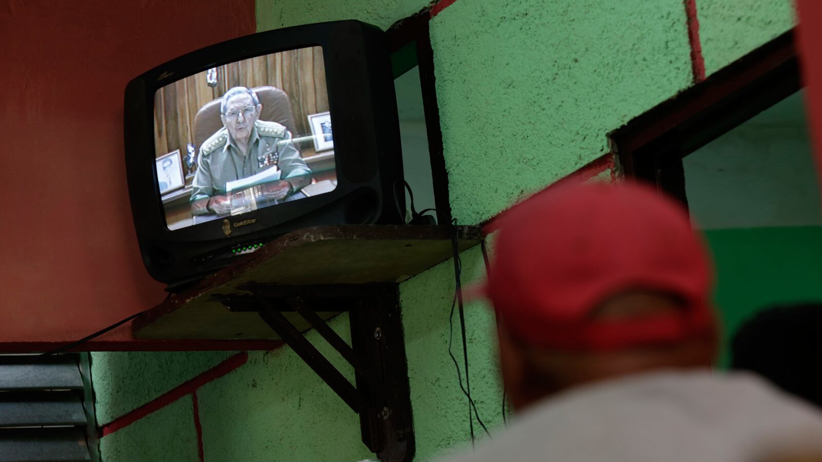 articles/2014/12/17/aging-cuban-exiles-and-their-lawmakers-bypassed-by-white-house/141217-romina-cuba-react2-tease_yhfj6r