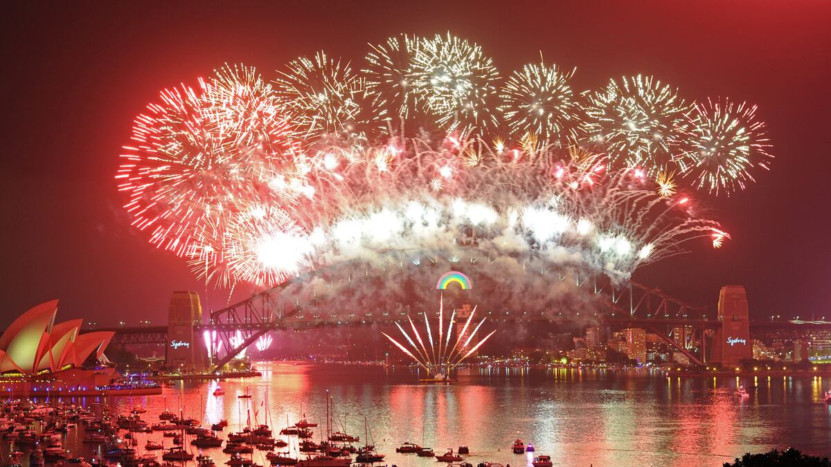 cheats/2011/12/31/pacific-rings-in-new-year/new-year-2012-begins-australia-cheat_mr3qax