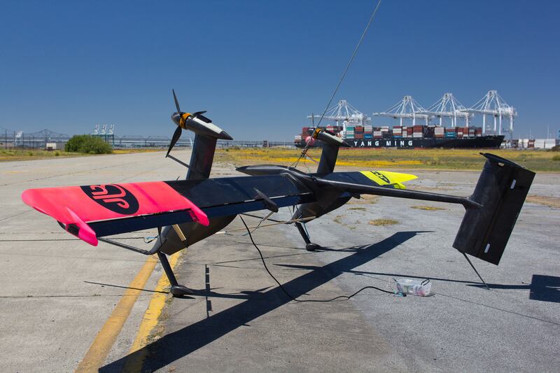 articles/2013/05/28/google-buys-flying-wind-turbine-company-makani-power/130528-makani-power-tease_ei5lkg