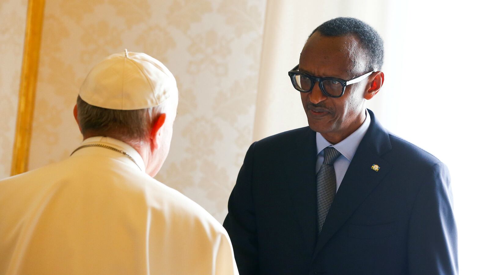 cheats/2017/03/20/pope-francis-apologizes-for-church-failings-during-rwanda-genocide/170320-pope-francis-rwanda-genocide-cheat_cyxmwo