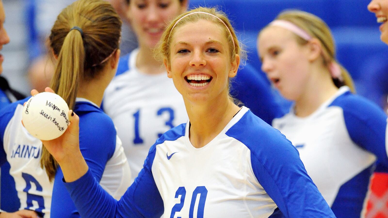 articles/2014/05/08/murdered-for-her-iphone/140507-daly-cell-phone-tease_smhyyh