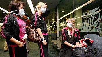articles/2009/05/01/why-flu-is-a-national-crisis/chertoff-swine-flu_24561_bgsrlj