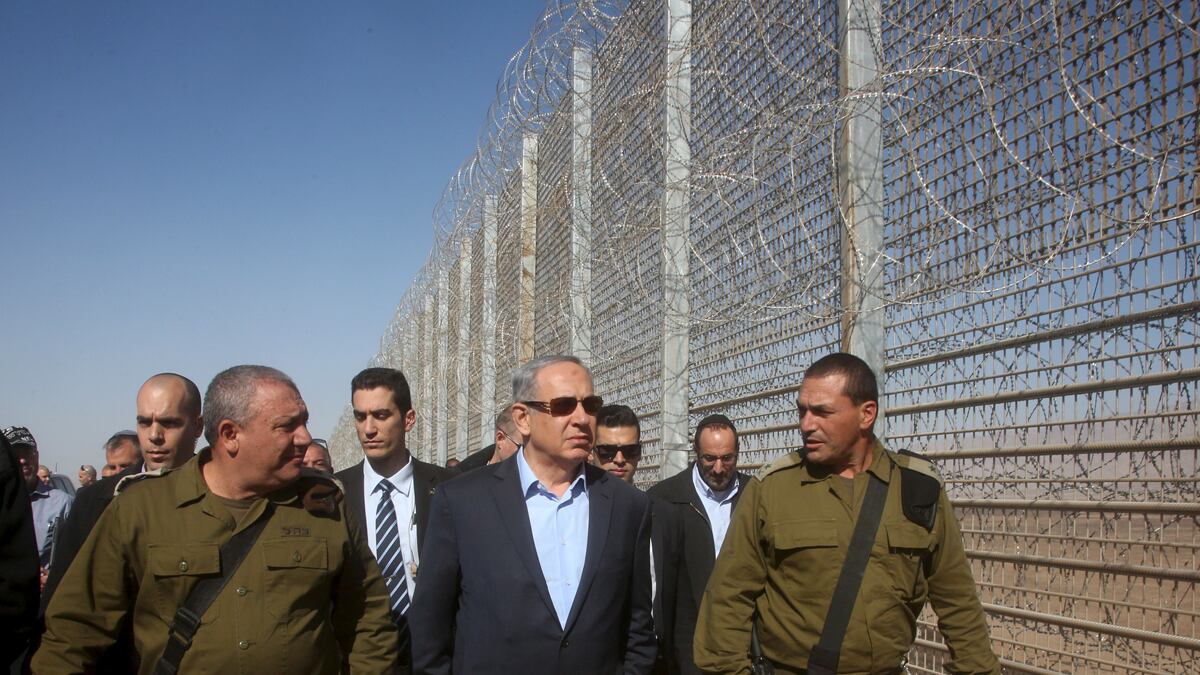 cheats/2016/02/10/israel-pm-wants-fence-for-wild-beasts/160210-netanyahu-chate_uubjgx