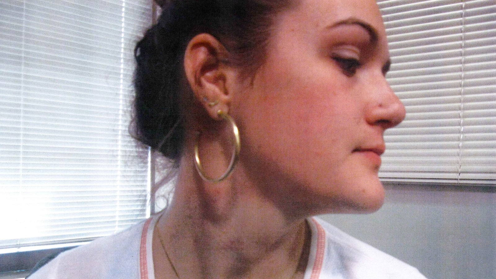 articles/2016/09/13/unc-student-delaney-robinson-accuses-football-player-allen-artis-of-rape/160913-messer-unc-rape-case3a_janxme