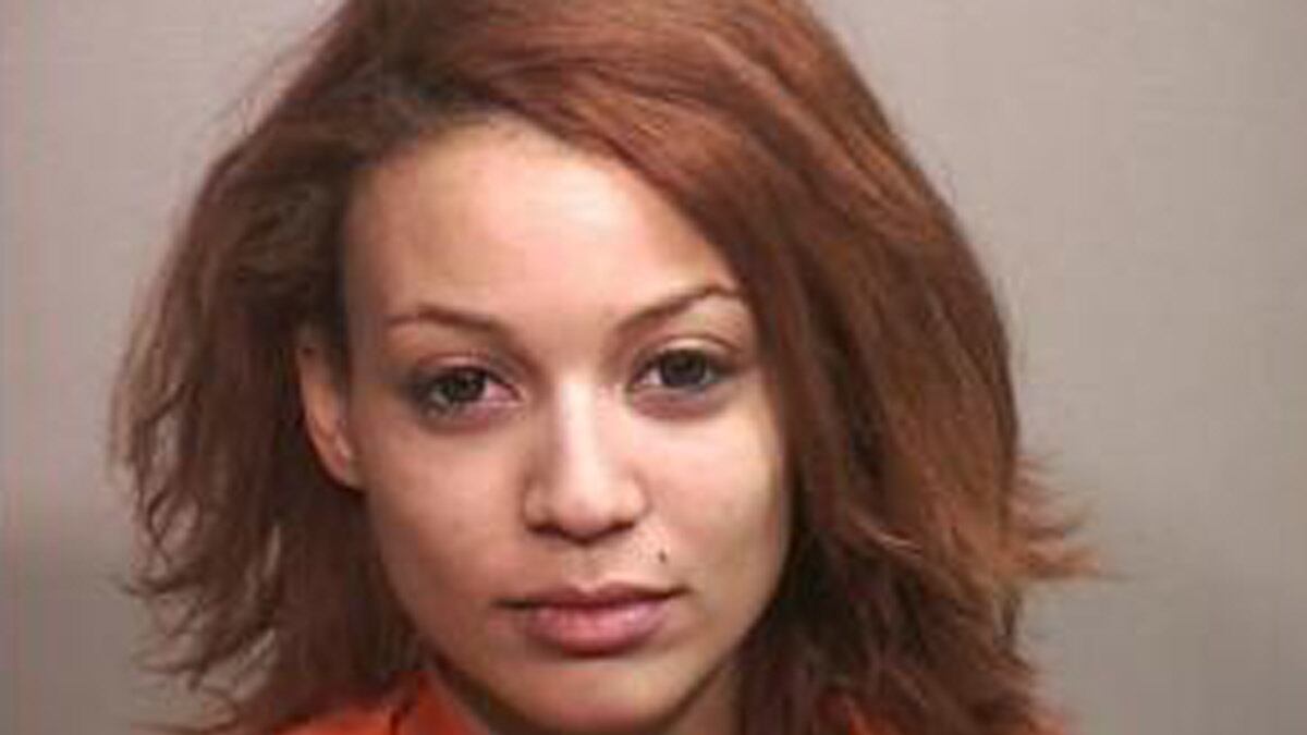 articles/2012/05/01/woman-bites-her-dog-illinois-police-say-charging-analise-garner-with-the-assault/woman-bites-dog-daly_jiylik