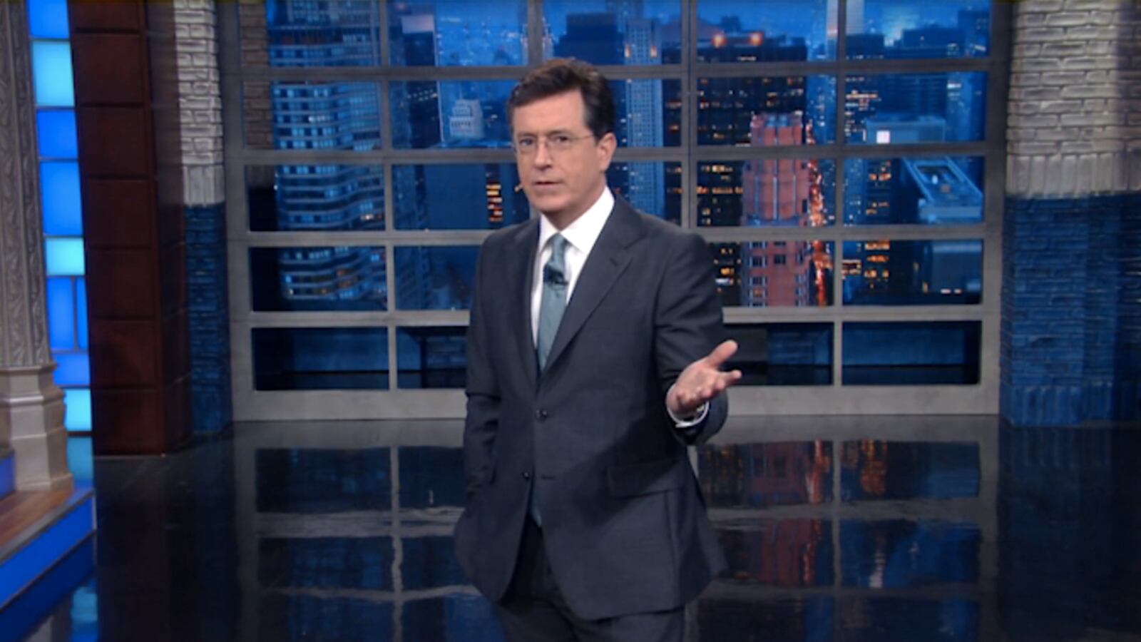 articles/2016/05/03/stephen-colbert-defends-larry-wilmore-over-whcd-n-word-controversy/160502-wilstein-colbert-wilmore-tease_ciqnph