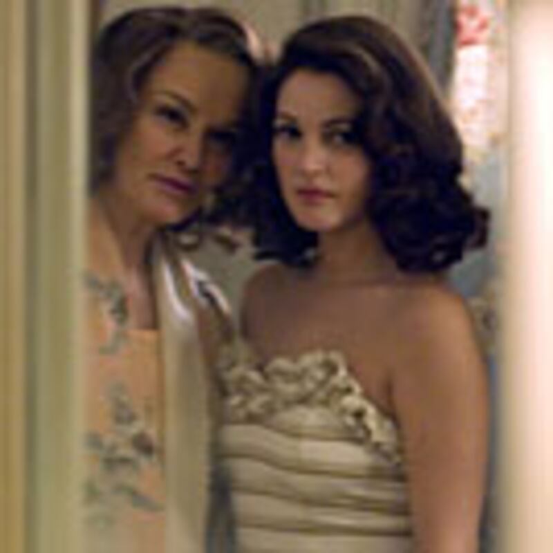 articles/2009/04/18/grey-gardens/syme-drew-barrymore_21729_fgthn4