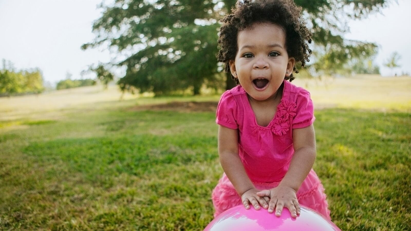 articles/2014/05/17/why-i-finally-let-my-girls-be-girly/140516-hinds-gender-tease_iy6jmj