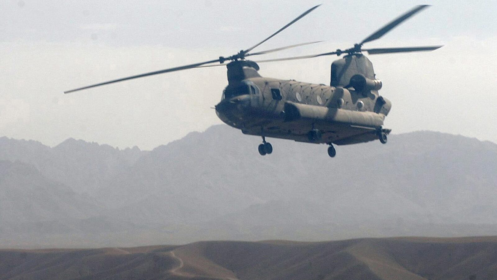 cheats/2011/08/06/fallen-u-s-soldiers-were-reinforcing-troops/helicopter-crash-afghanistan-cheat_ezffp8