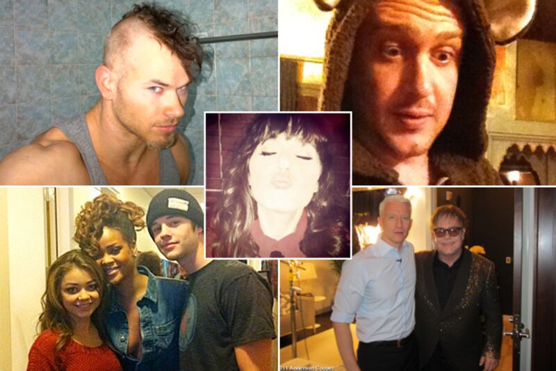 galleries/2011/12/04/taylor-swift-victorias-secret-and-more-celebrity-twitter-photos/celeb-twit-pics-120411-tease_huw37f