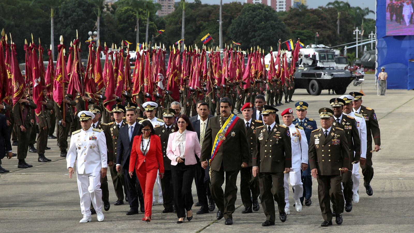 170805-venezuela-prosecutors-office-siege-cheat_szjiug