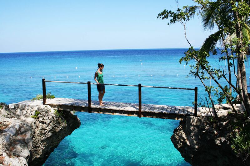 articles/2013/12/01/uncovering-jamaica-s-jewish-past/131129-jamaica-gravestones-new_fyoo1l