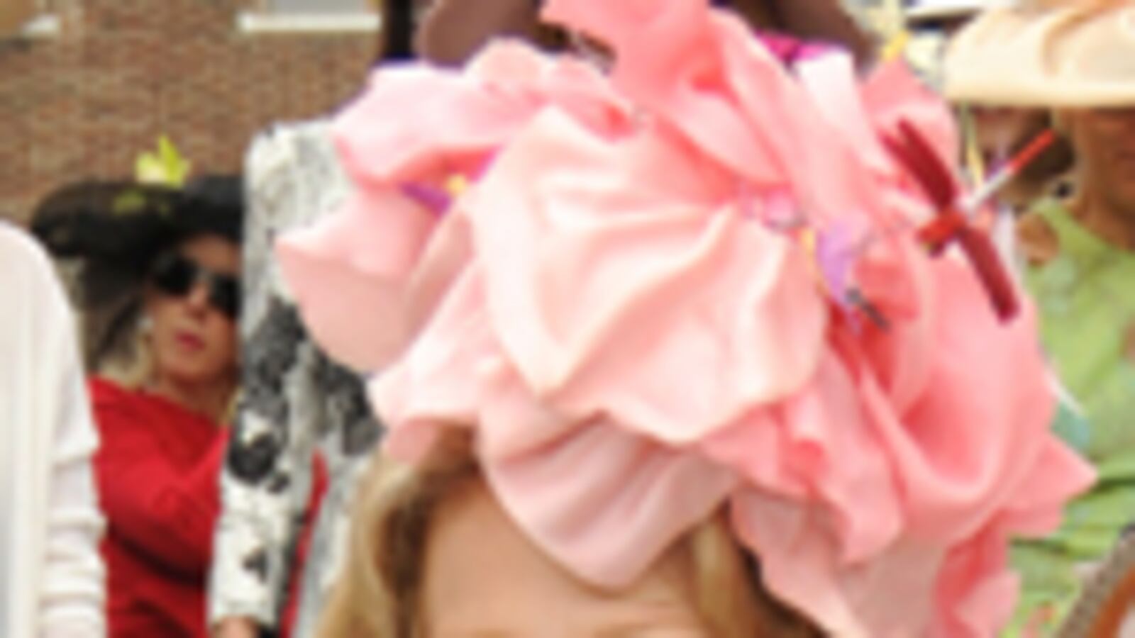 articles/2009/05/11/fundraising-on-the-cheap/bette-midler_26318_p88kuw