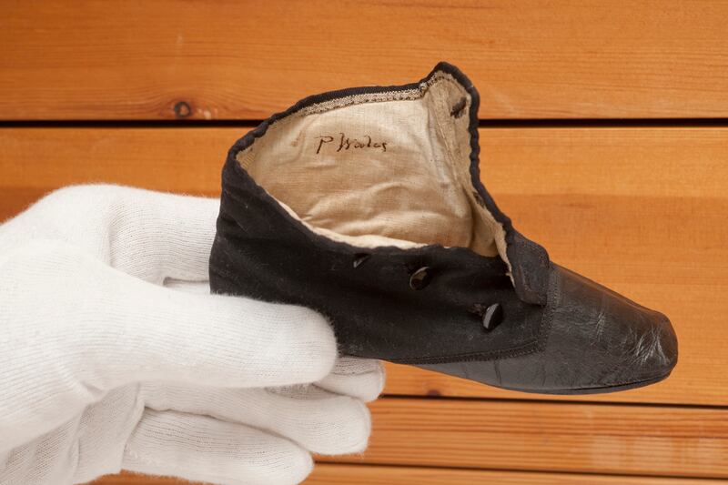 galleries/2013/06/28/bringing-up-royal-baby-infant-regal-gear-through-the-ages-photos/130628-royal-baby-08_txwjfk