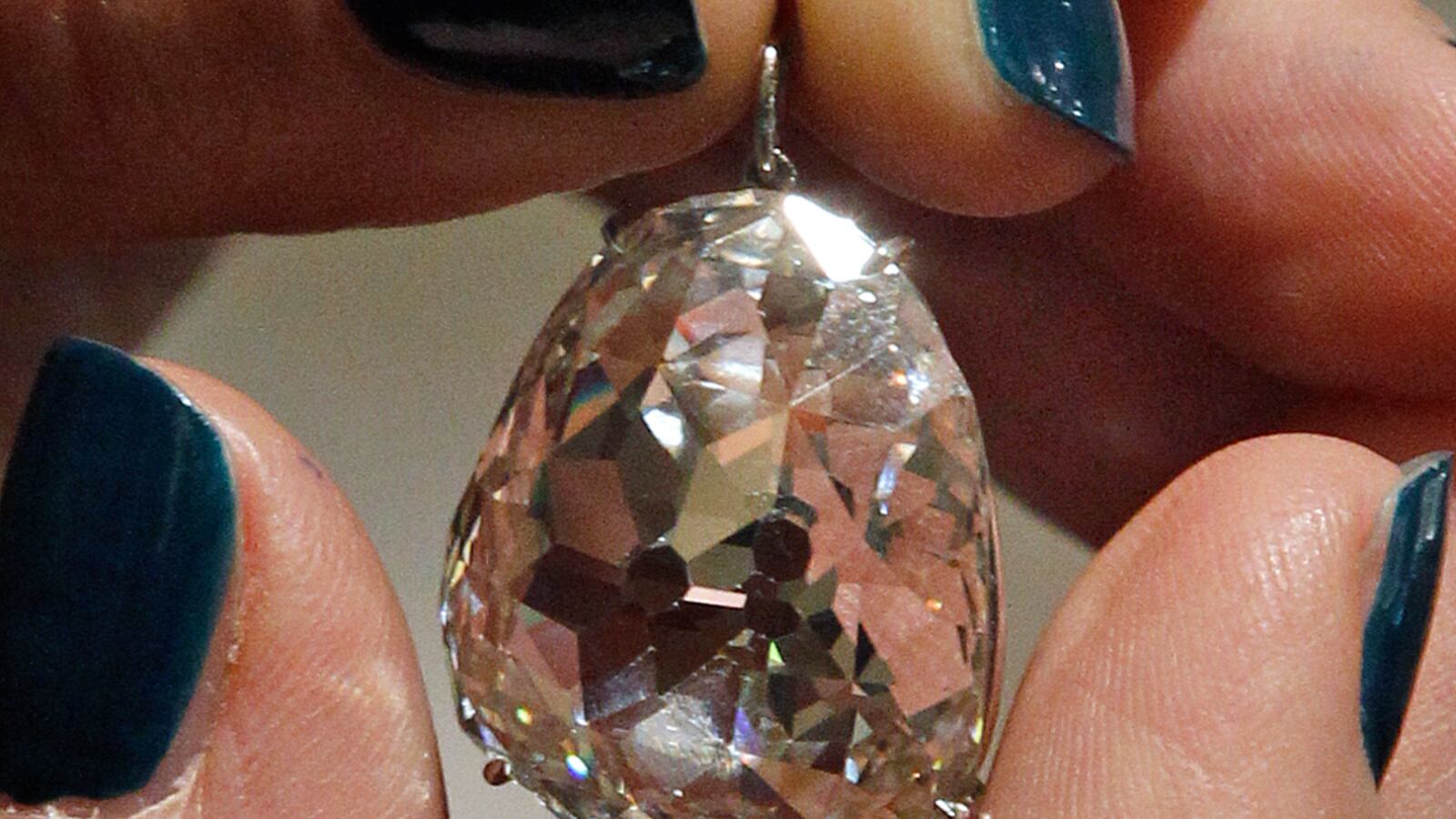 cheats/2012/05/15/diamond-auctioned-for-9-7m/beau-sancy-royal-diamond-cs_qrfsm3