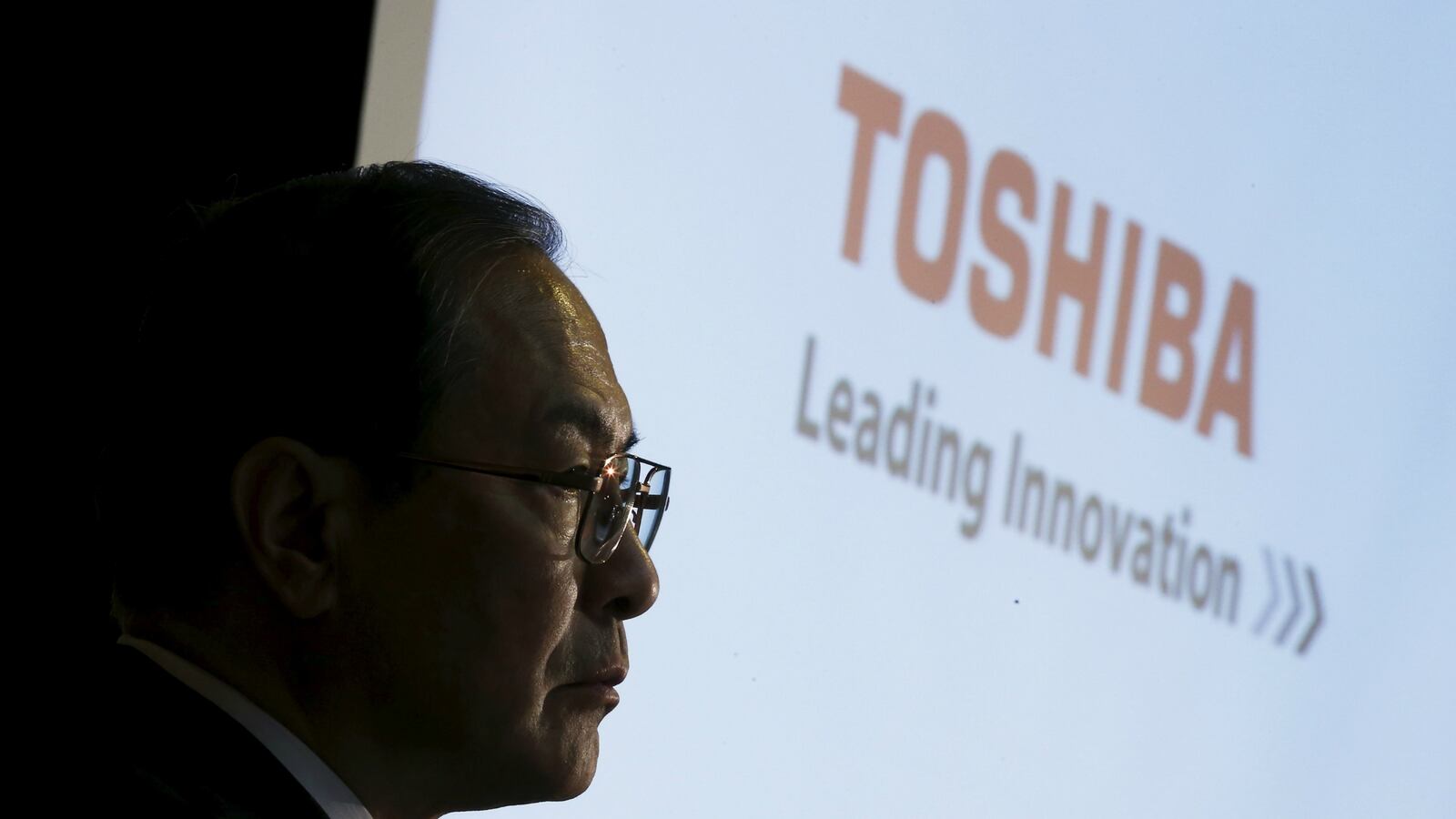 cheats/2015/12/21/toshiba-plans-to-fire-7-000-workers/151221-toshiba-cheat_hs17il