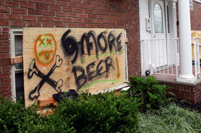 articles/2011/08/28/hurricane-irene-survival-kits-booze-oreos-more-photos/irene-survival-kit_jnwqwh