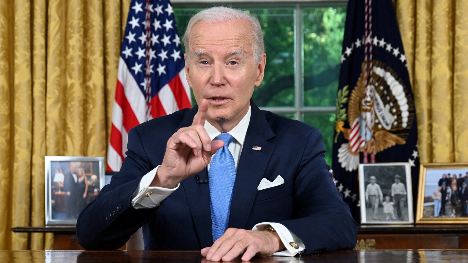 2023-06-03T005754Z_1969815183_RC2BB1AHMV73_RTRMADP_3_USA-DEBT-BIDEN_dzgtjv