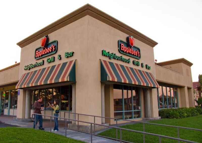 galleries/2010/07/02/deadly-salads/deadly-salads---applebees-oriental-grilled-chicken-salad_nm9tru