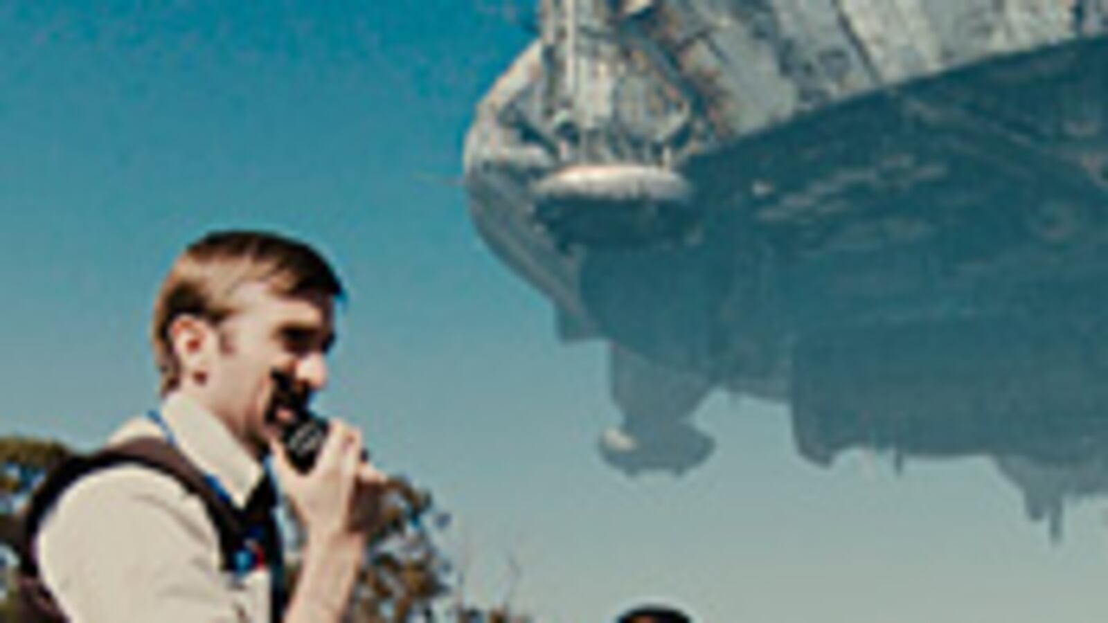 articles/2009/08/13/apartheid-for-aliens/shone-district-9_43284_e6hlgq