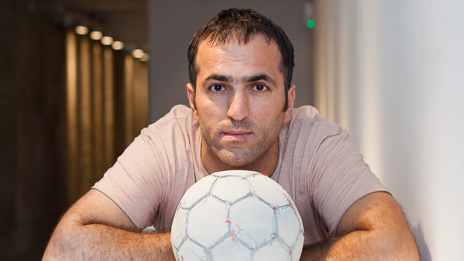 articles/2014/07/16/the-palestinian-artist-trapped-in-the-west-bank-every-minute-for-me-was-like-a-knife-in-my-heart/140716-khaled-jarrar-jjones-tease_lwyf7z