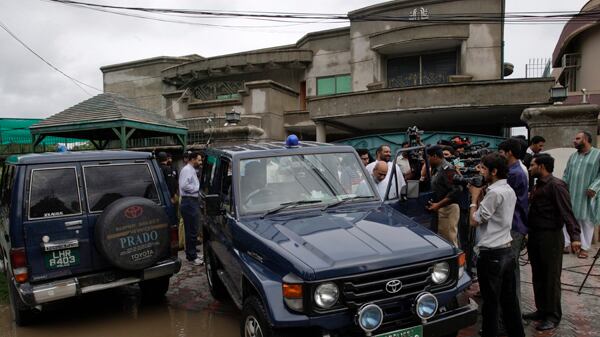 cheats/2011/08/13/american-abducted-in-pakistan/american-abducted-lahore-cheat_xdem4n