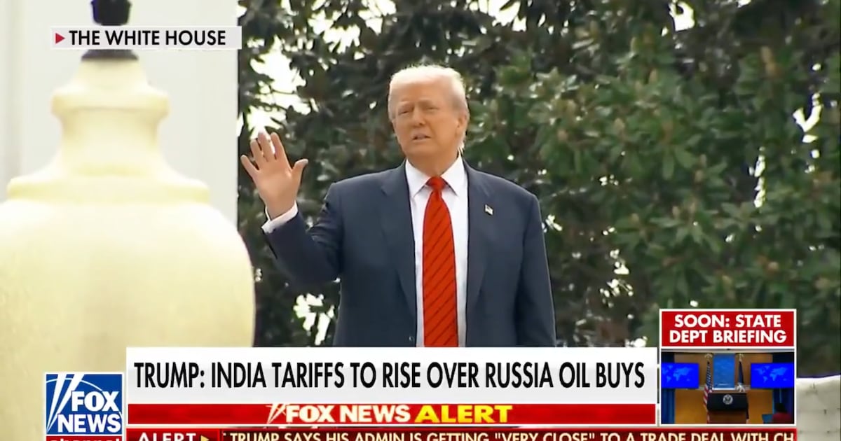 Fox News Reporter Baffled by ‘Crazy’ Video of Trump on WH Roof