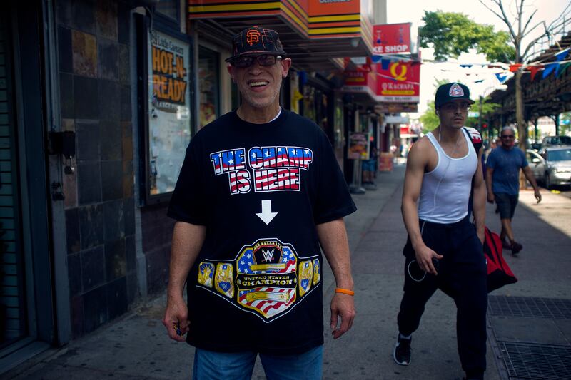 galleries/2015/07/03/old-glory-in-new-york-the-flag-in-the-city/150702_acw_americanflags_12_sn9pkc