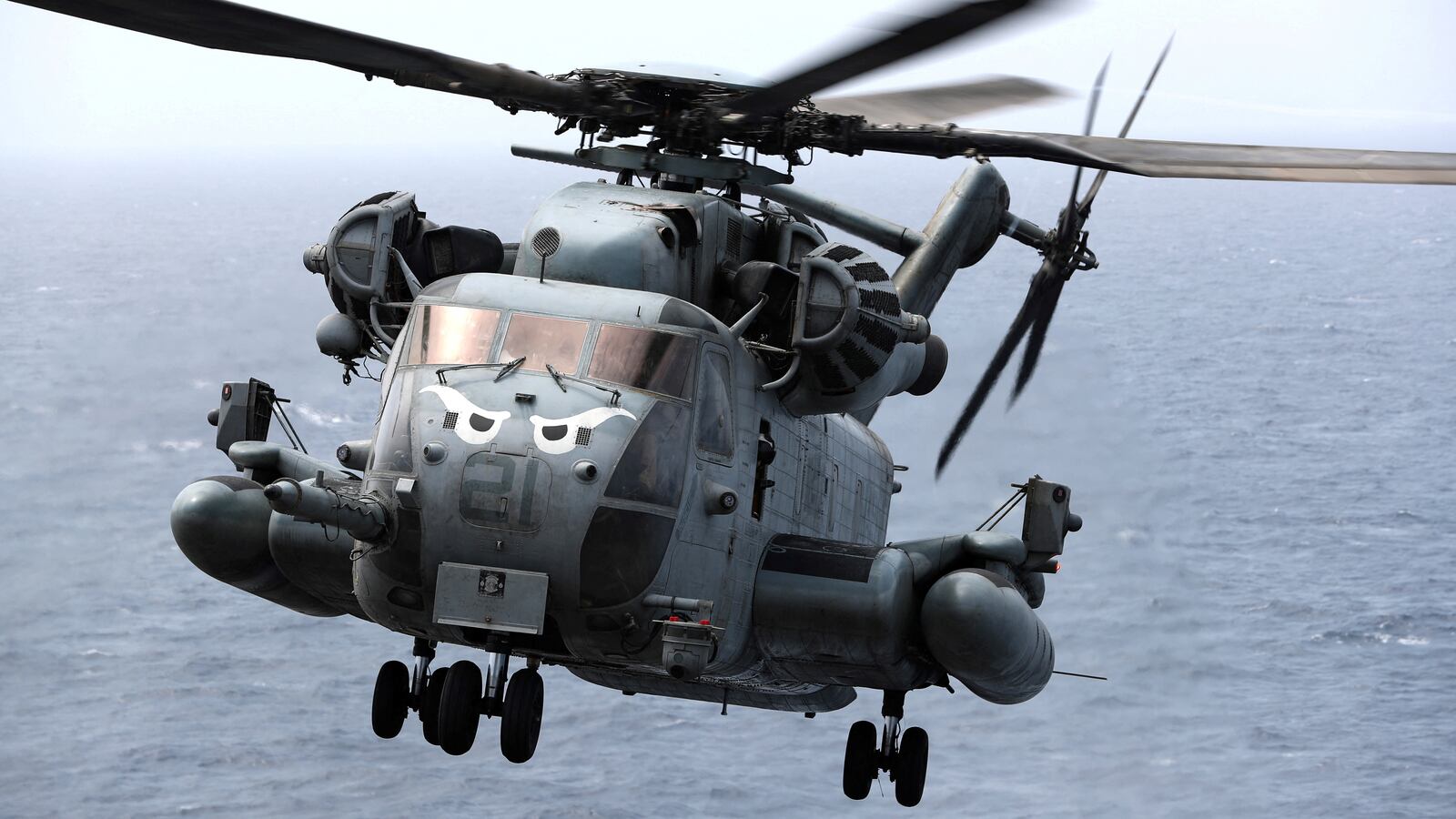 A CH-53E Super Stallion helicopter—five U.S. Marines in a similar aircraft have died after the chopper crashed in California, the military said.