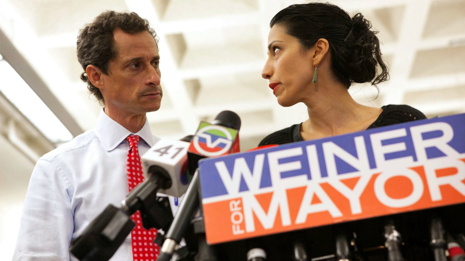 170519-cheat-huma-weiner_ait1zp