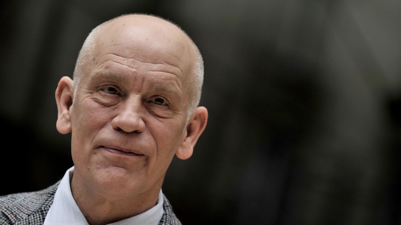 cheats/2013/06/09/john-malkovich-aides-bleeding-man/130609-john-malkovich-saves-guy-cheat_muzak1